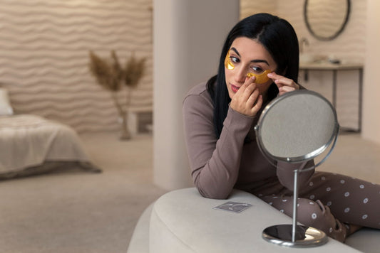 How to Care for Your Contact Lenses on the Night
