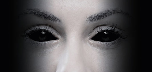 Why Coloured Lenses Are Essential for A Sophisticated Appearance