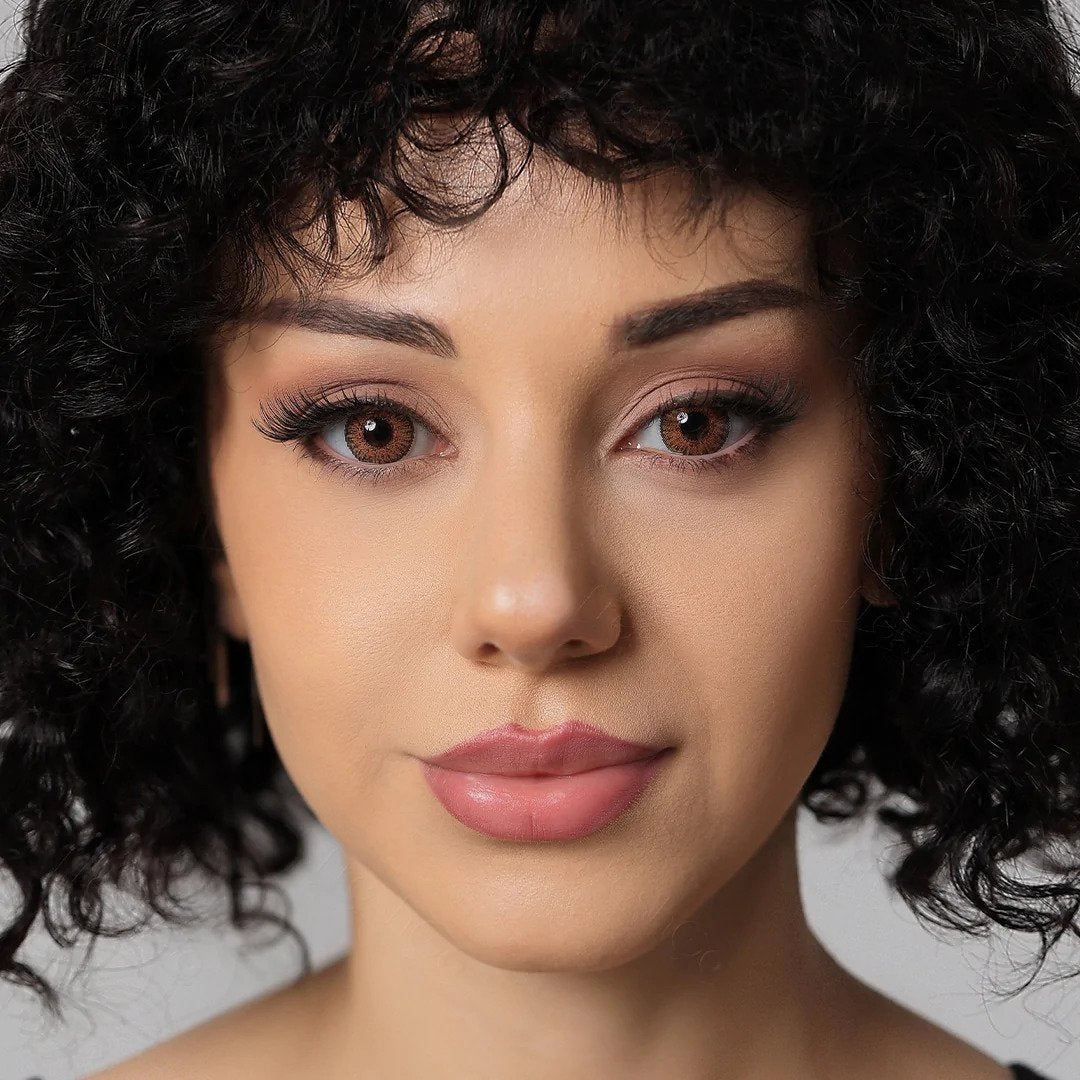 Get the best benefits from wearing coloured contact lenses Halloween