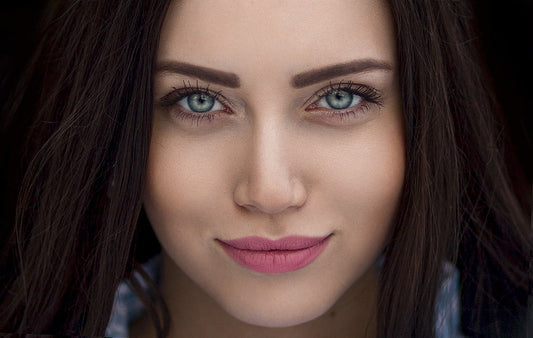 A Complete Guide for Using Coloured Contact Lenses for Beginners