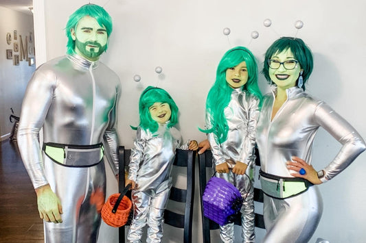 Create the Perfect Alien Halloween Costume with Coloured Contact Lenses That Will Blow Minds!